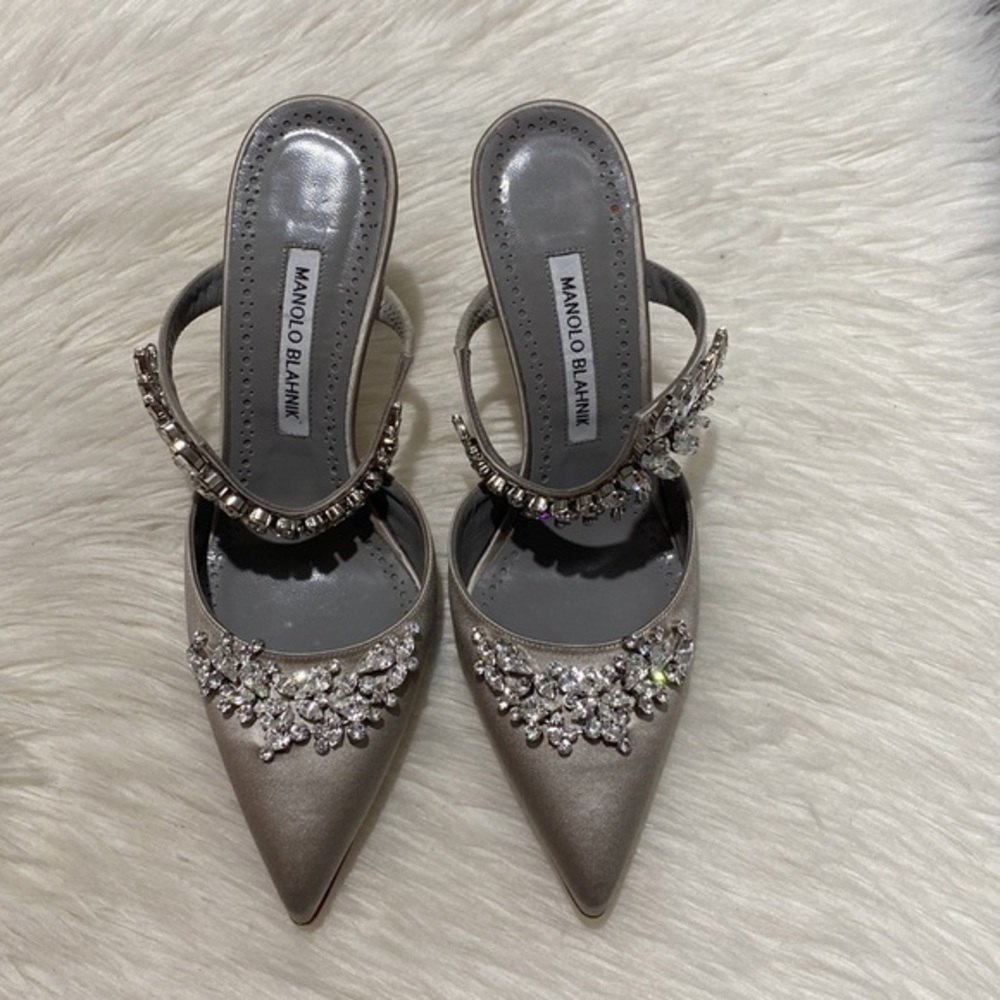 New Manolo Blahnik Lurum grey satin crystal embellished mules size 39EU - Picture 2 of 15